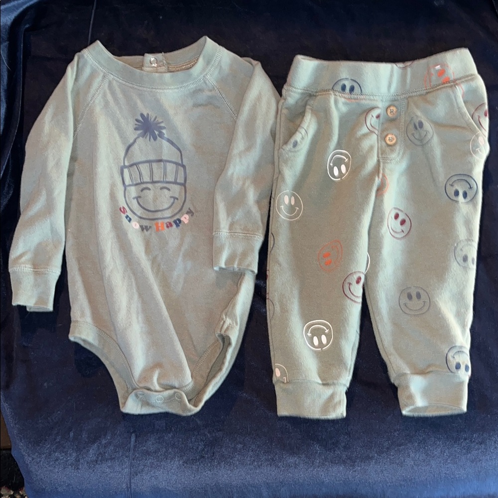 Garanimals Baby Onesie with matching bottoms